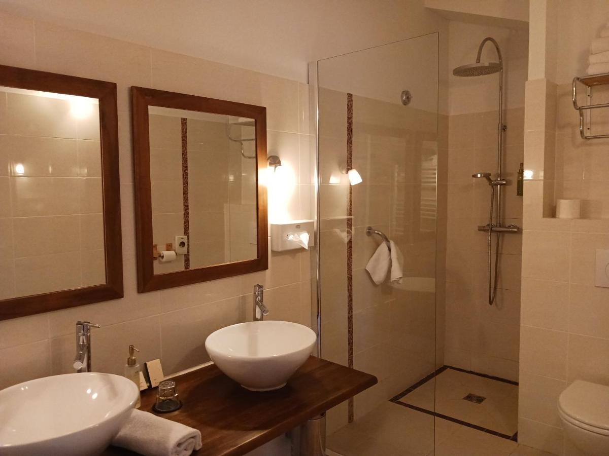 Hotel La Bastide D'Eygalieres מראה חיצוני תמונה